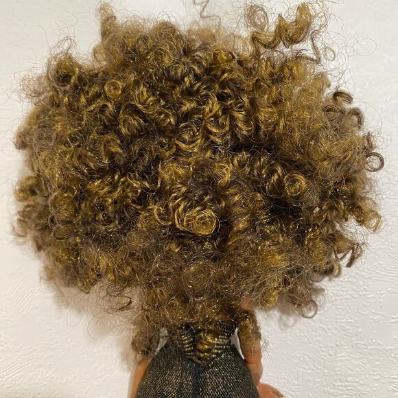 LOL Surprise OMG Fashion Doll – Curly Hair, Brown Jumpsuit Outfit & Accessories - Picture 6 of 8